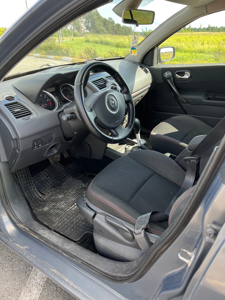 Renault Megane - фото 2