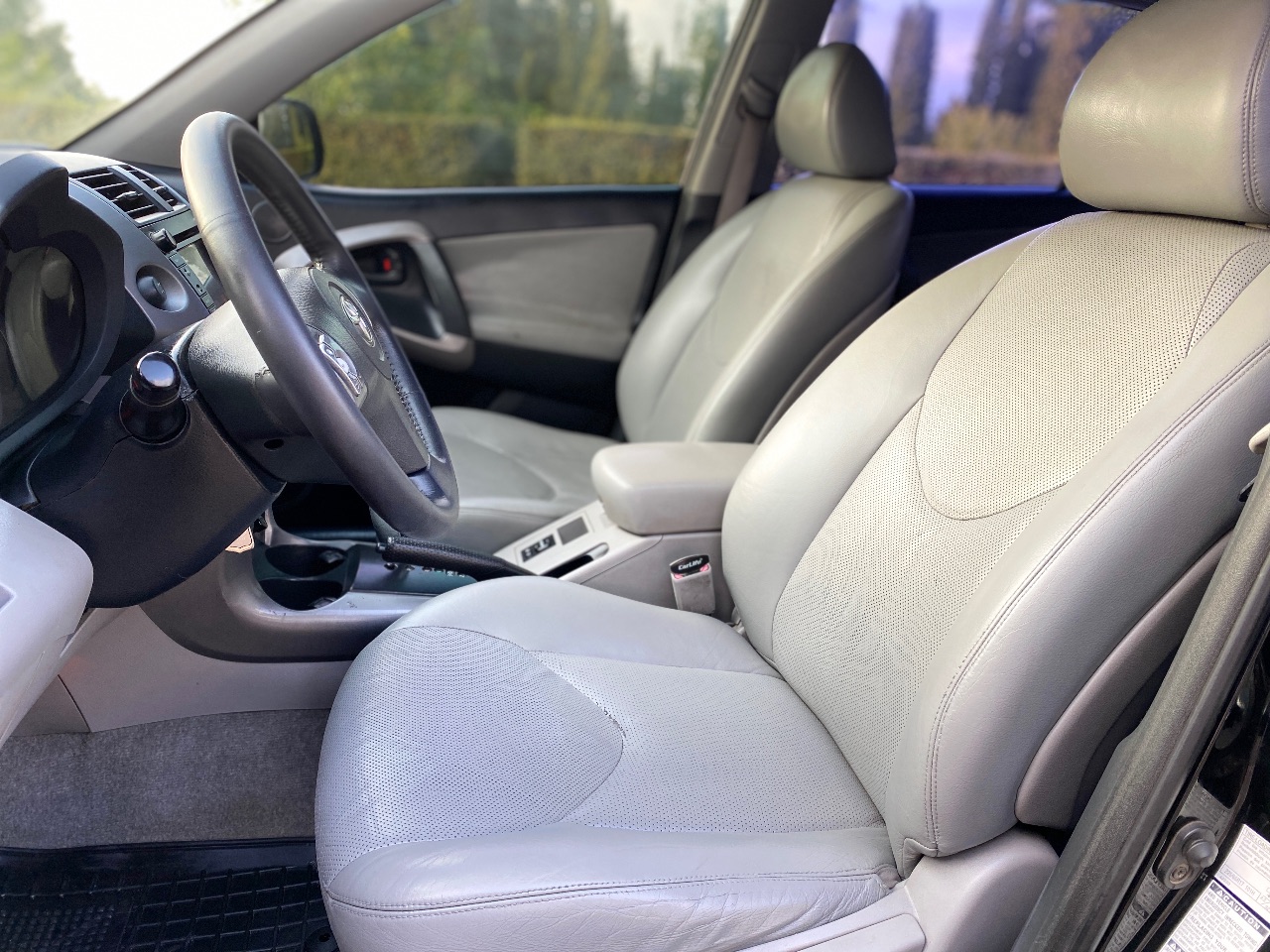 Toyota RAV4 - фото 11