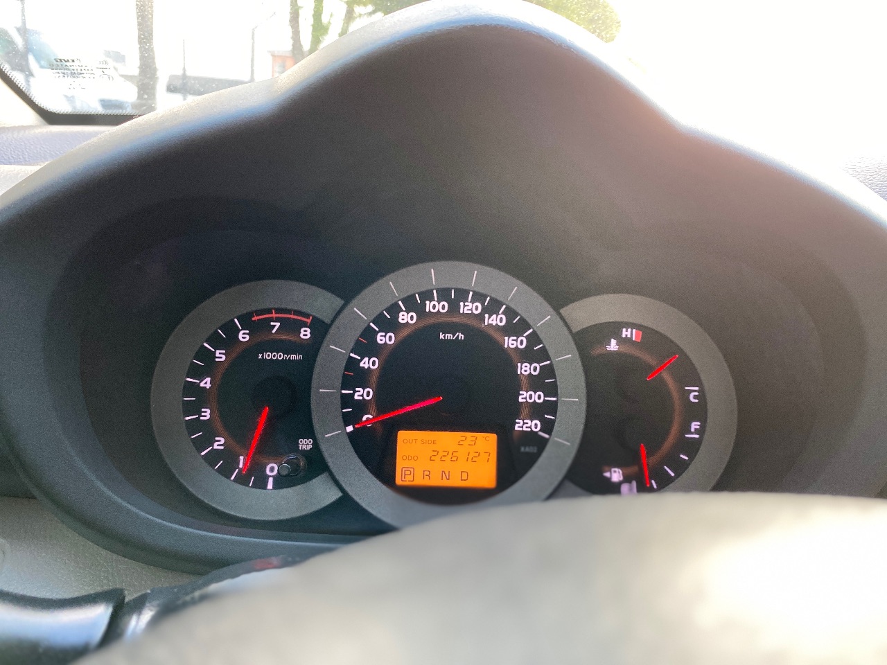 Toyota RAV4 - фото 14