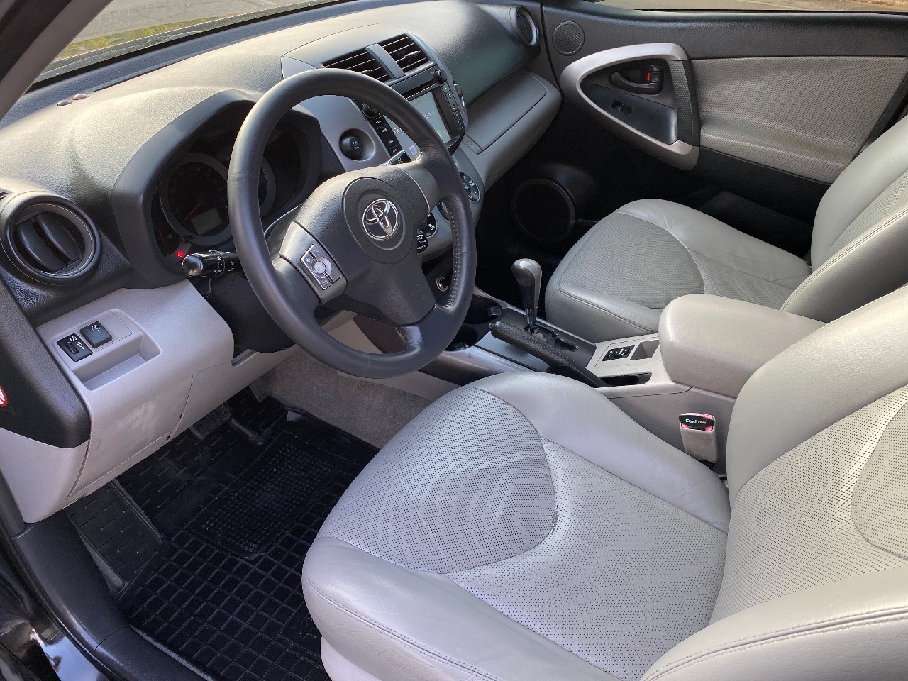 Toyota RAV4 - фото 10