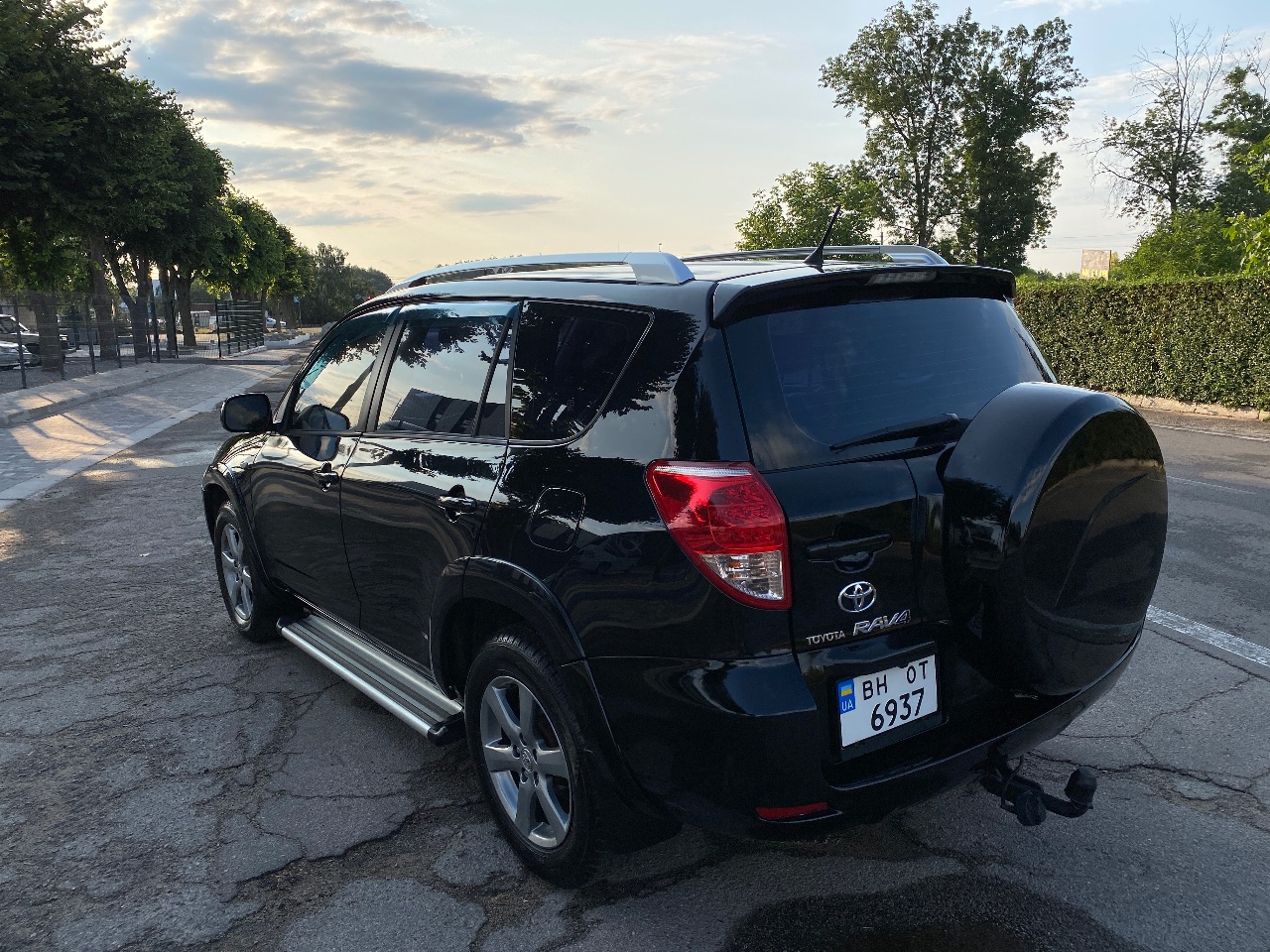 Toyota RAV4 - фото 5