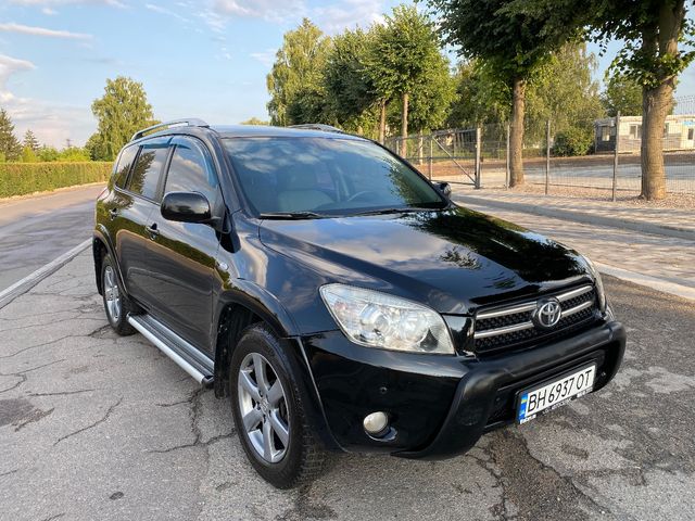 Toyota RAV4 - фото 2