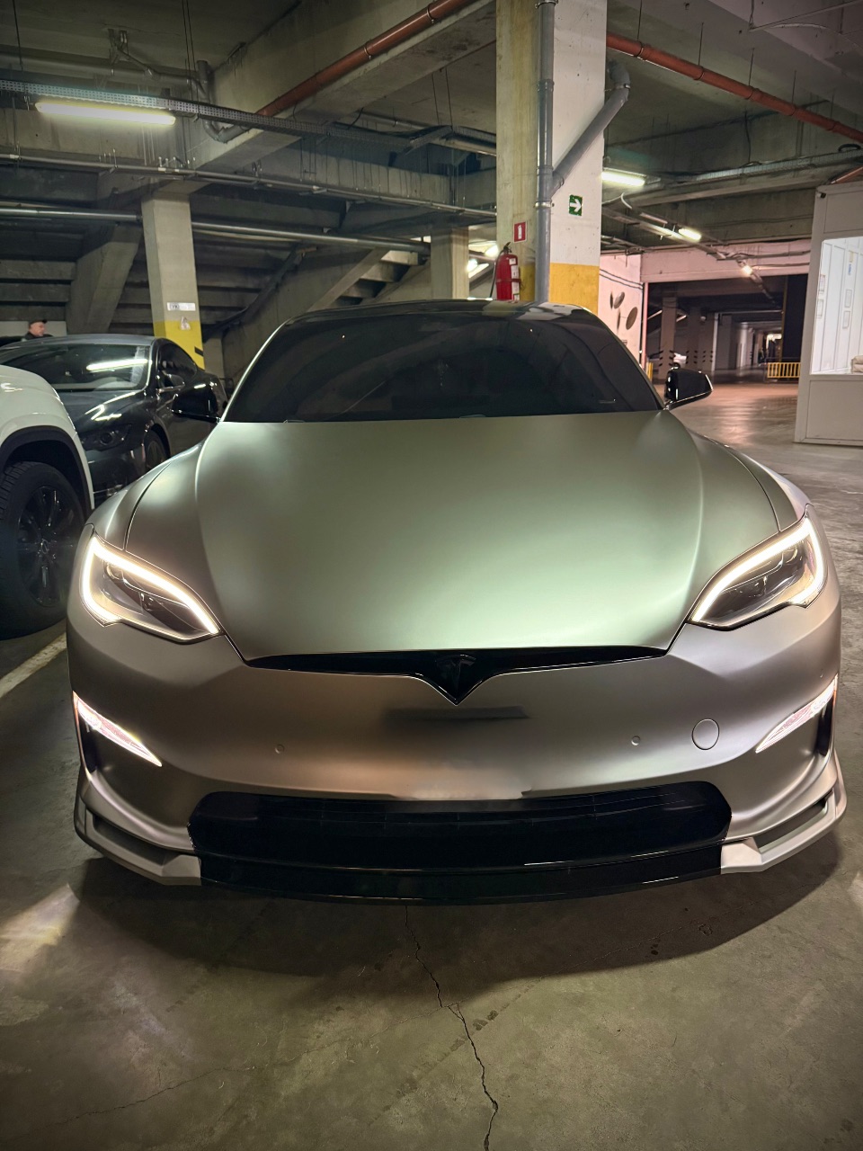 Tesla Model S - фото 2