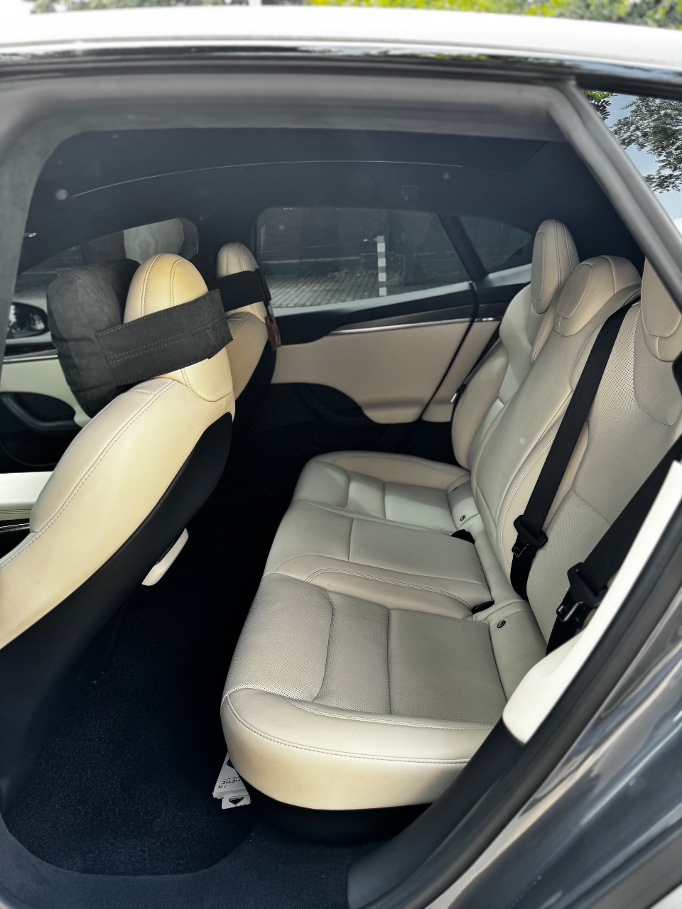 Tesla Model S - фото 8