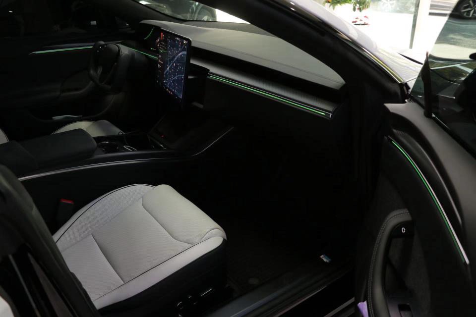 Tesla Model S - фото 10