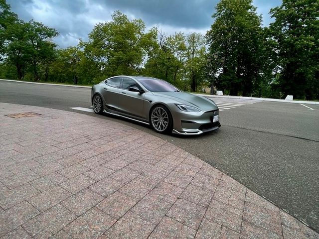Tesla Model S - фото 4