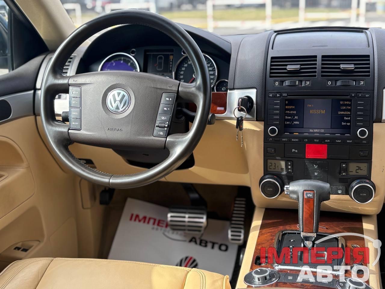 Volkswagen Touareg - фото 6