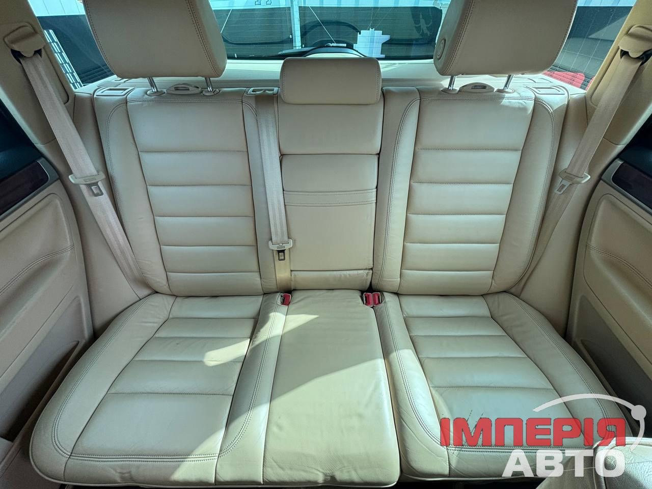 Volkswagen Touareg - фото 7