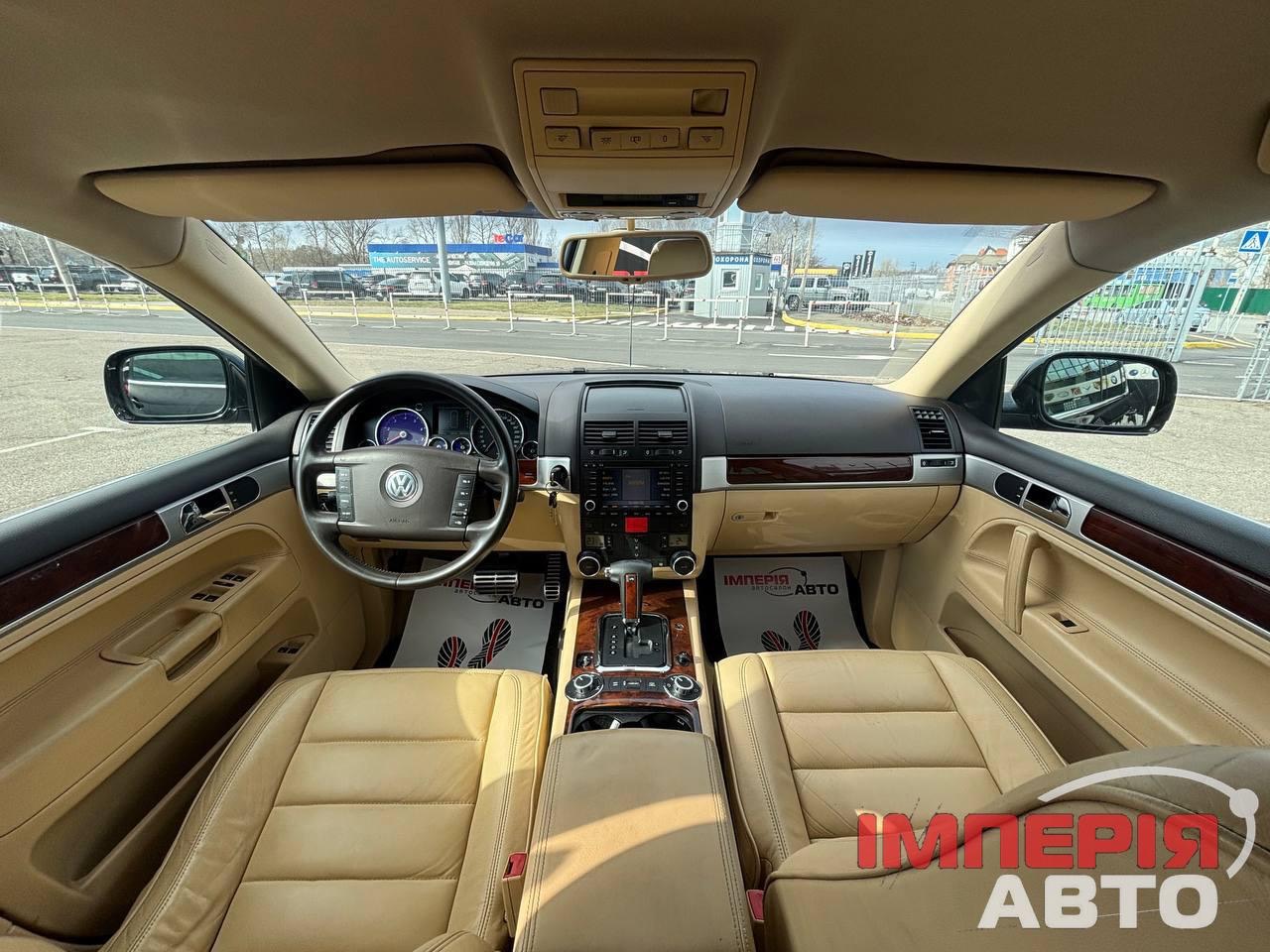 Volkswagen Touareg - фото 4