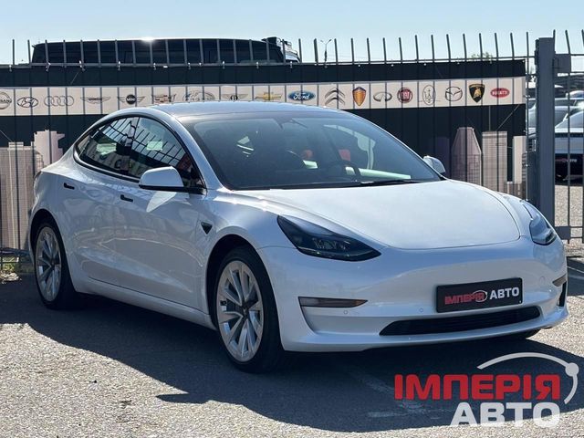 Tesla Model 3 - фото 2
