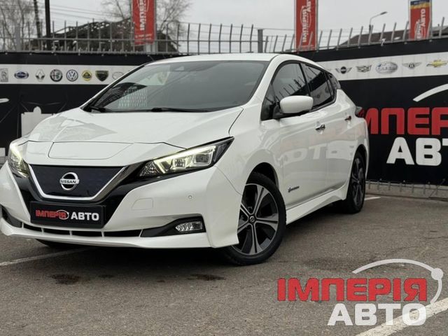 Nissan Leaf - фото 1