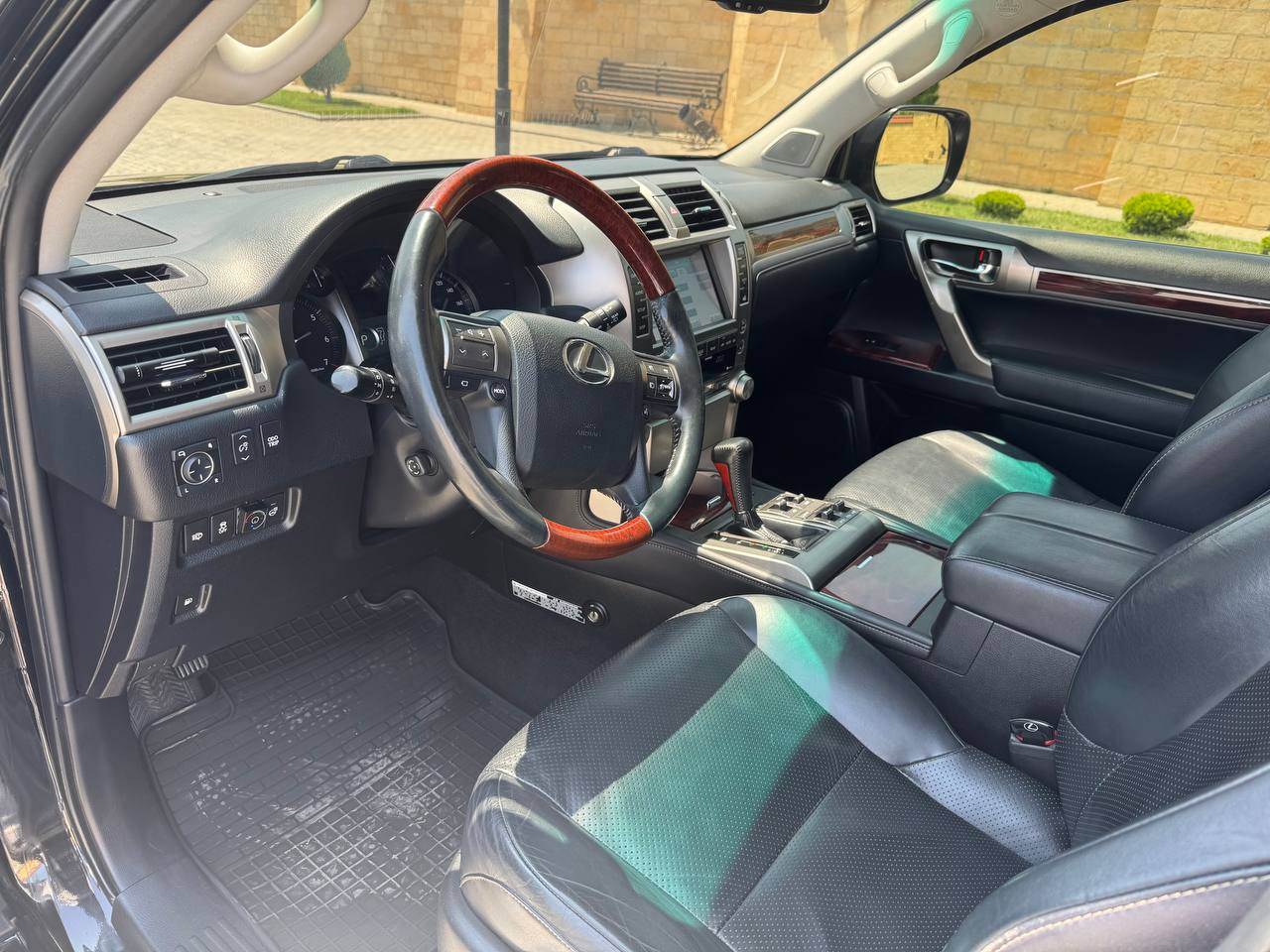 Lexus GX - фото 12