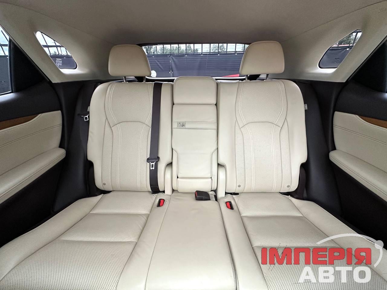 Lexus RX - фото 1