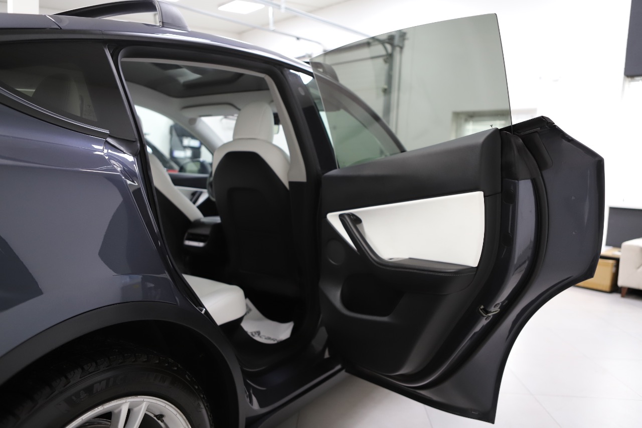 Tesla Model Y - фото 6