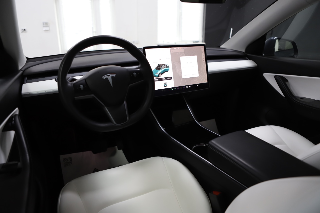 Tesla Model Y - фото 31