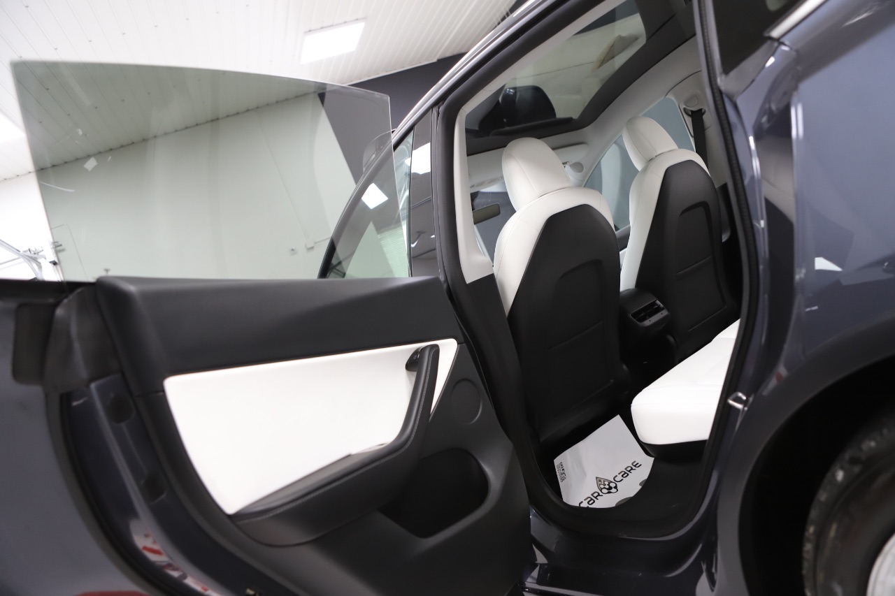Tesla Model Y - фото 13