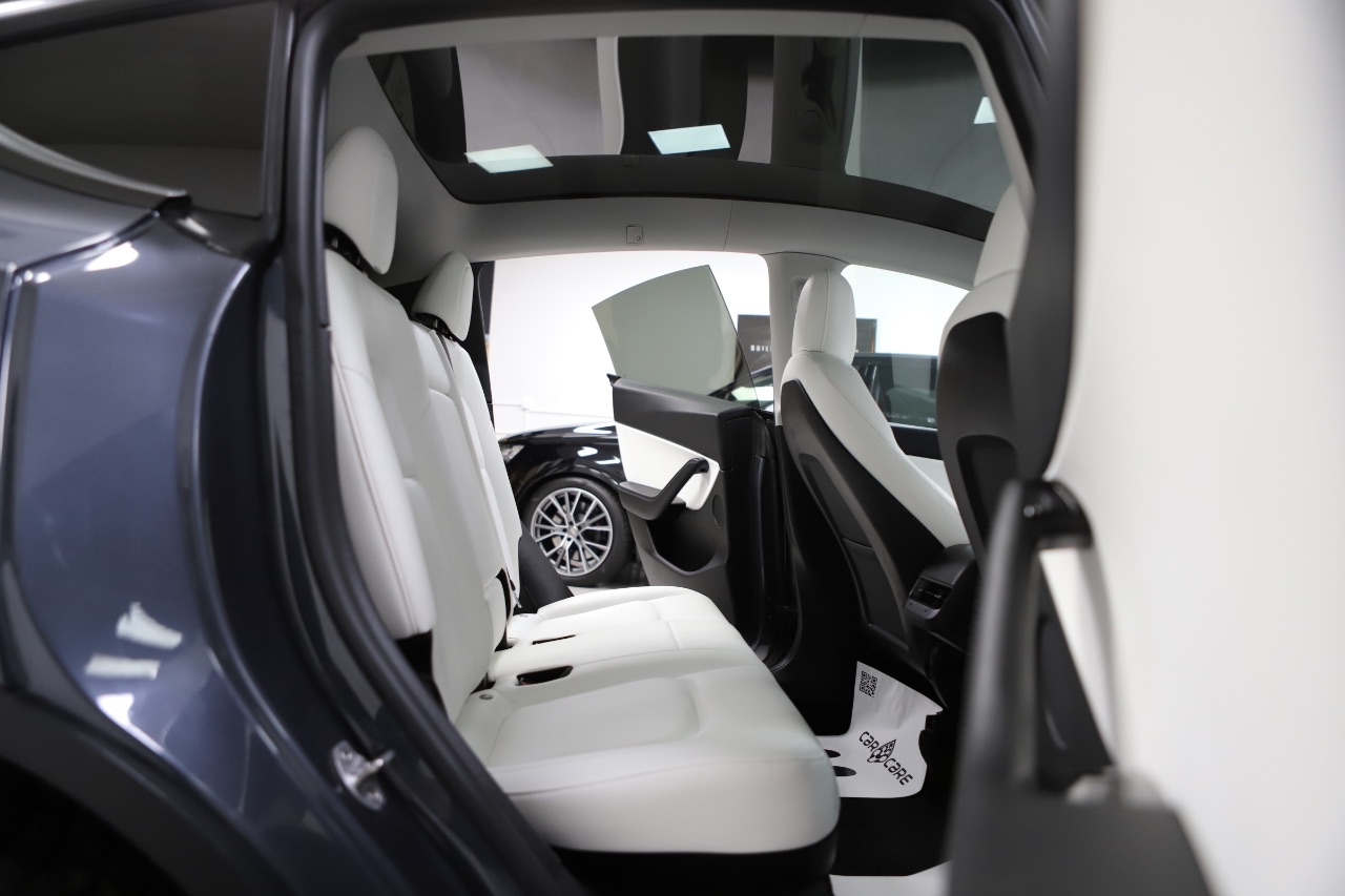 Tesla Model Y - фото 18