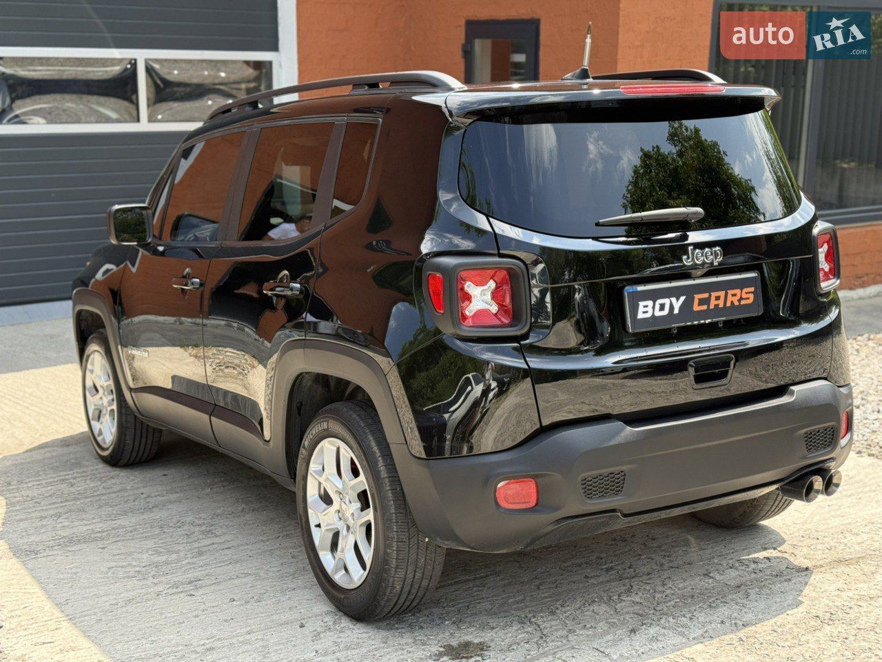 Jeep Renegade - фото 3