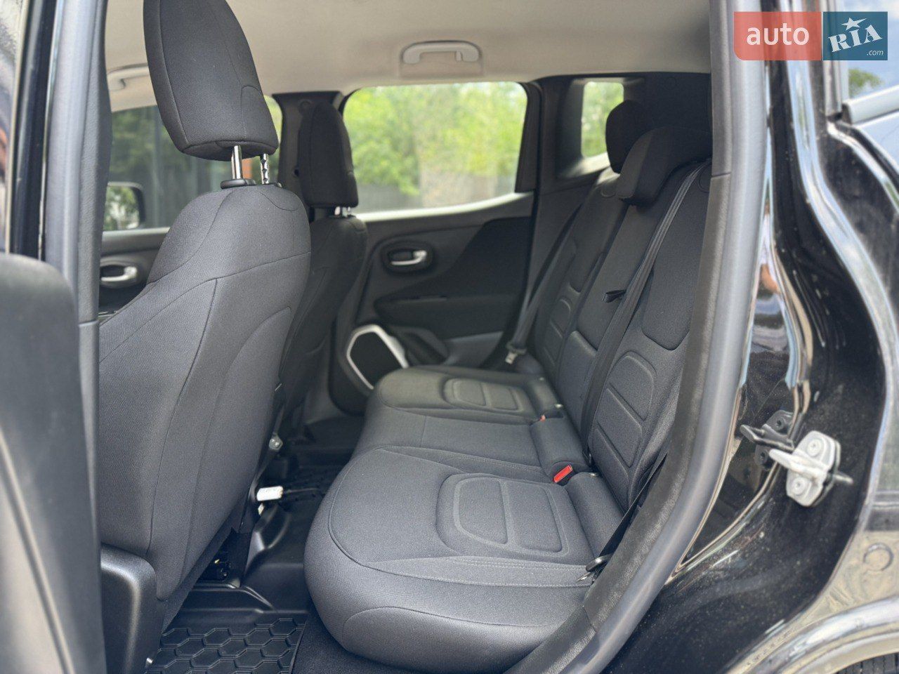 Jeep Renegade - фото 7
