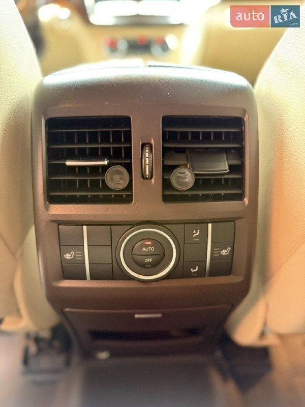 Mercedes-Benz GLS - фото 10
