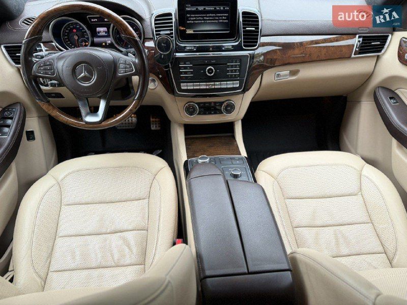 Mercedes-Benz GLS - фото 9