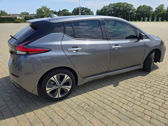 Nissan Leaf - фото 5