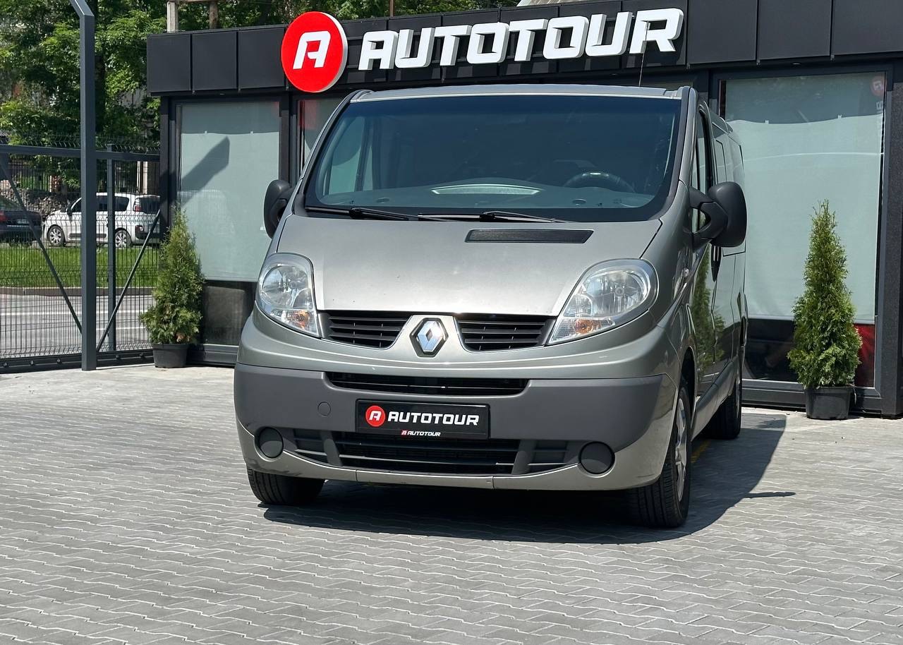 Renault Trafic - фото 1