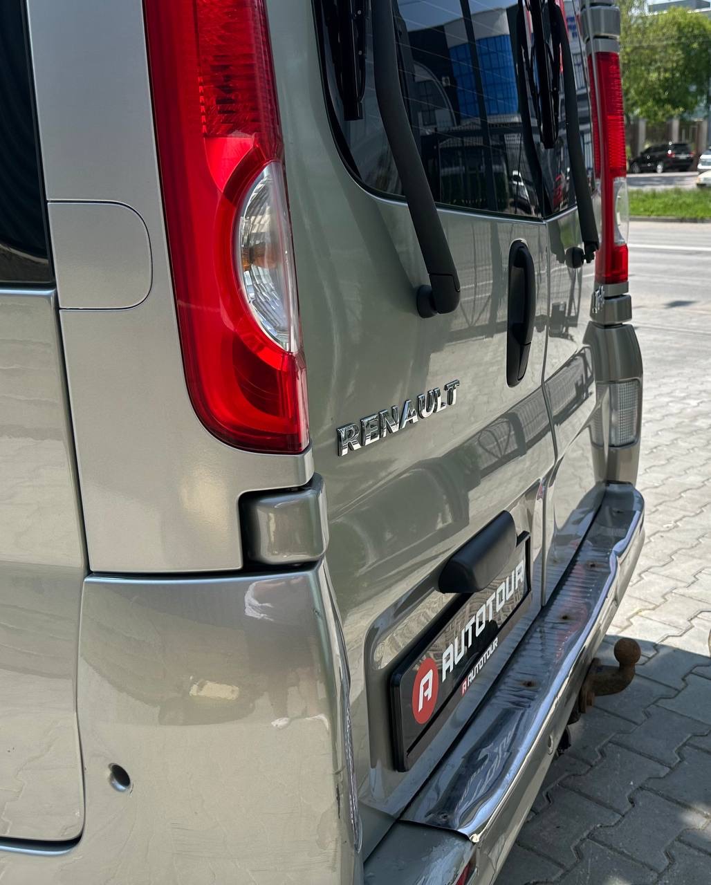 Renault Trafic - фото 8