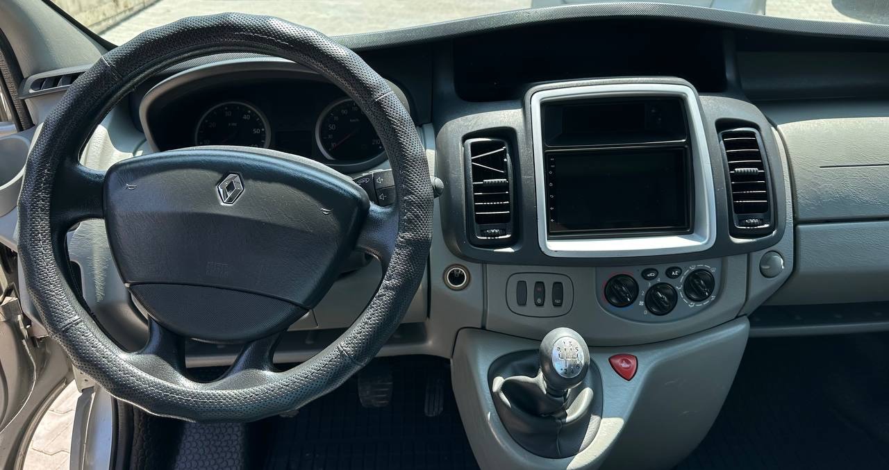 Renault Trafic - фото 4
