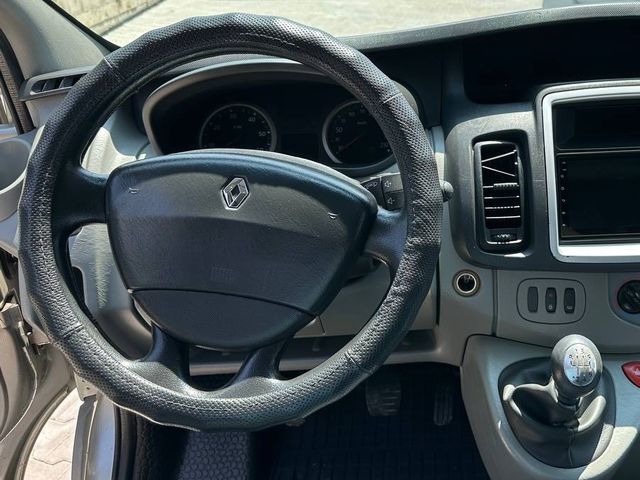 Renault Trafic - фото 4