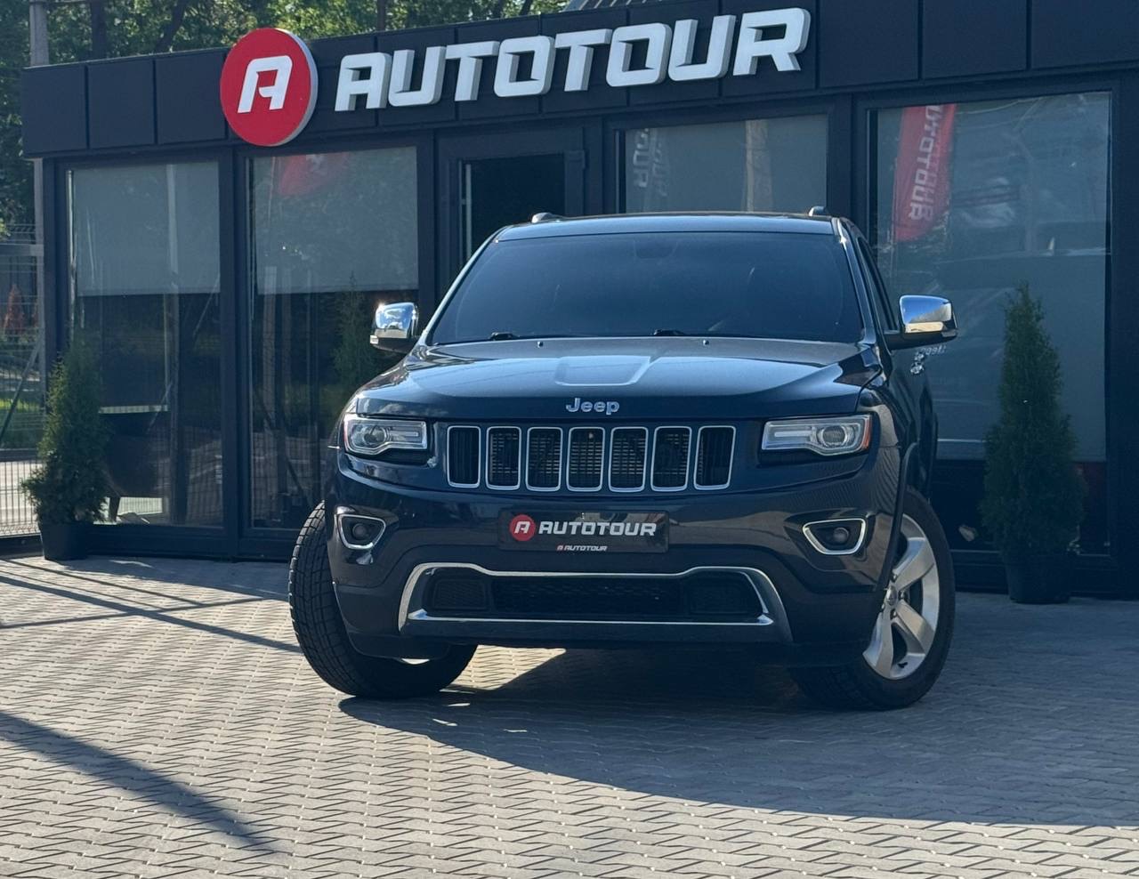 Jeep Grand Cherokee - фото 1