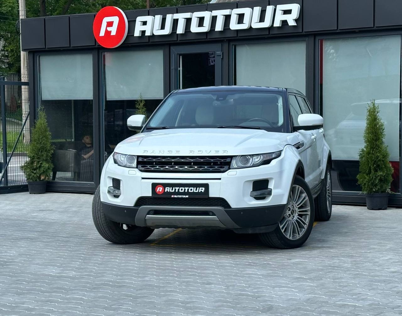 Land Rover Range Rover Evoque - фото 1