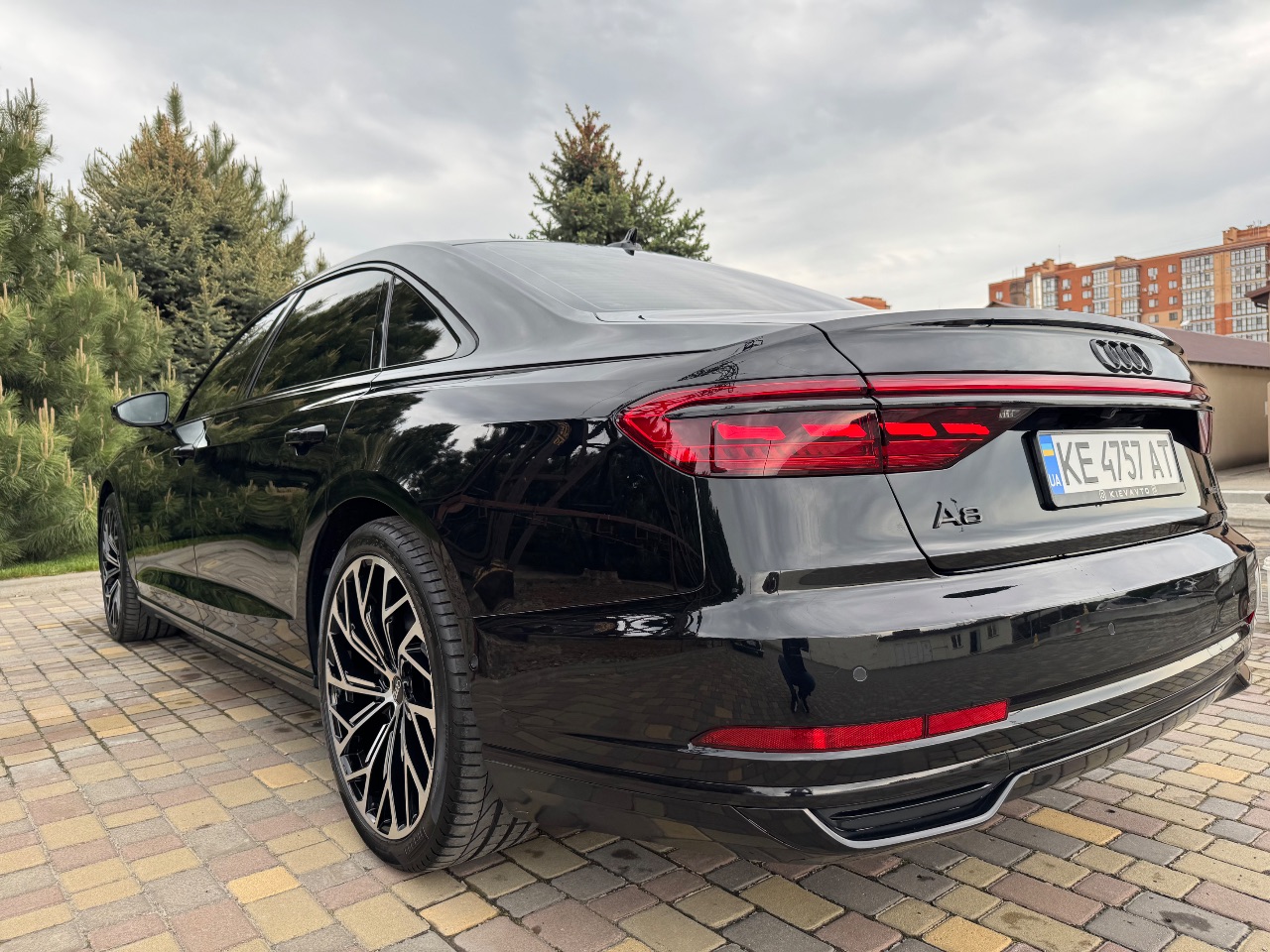 Audi A8 - фото 4