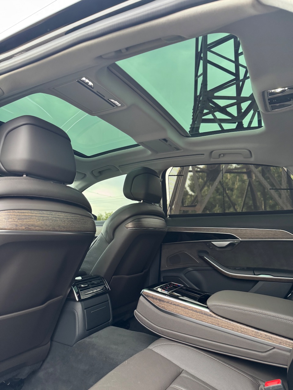 Audi A8 - фото 14