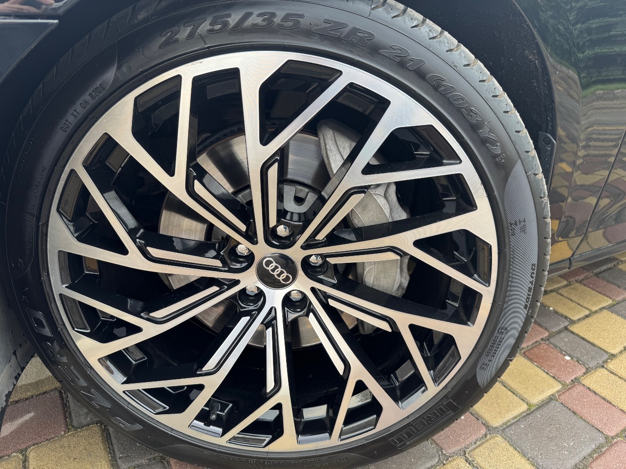 Audi A8 - фото 7