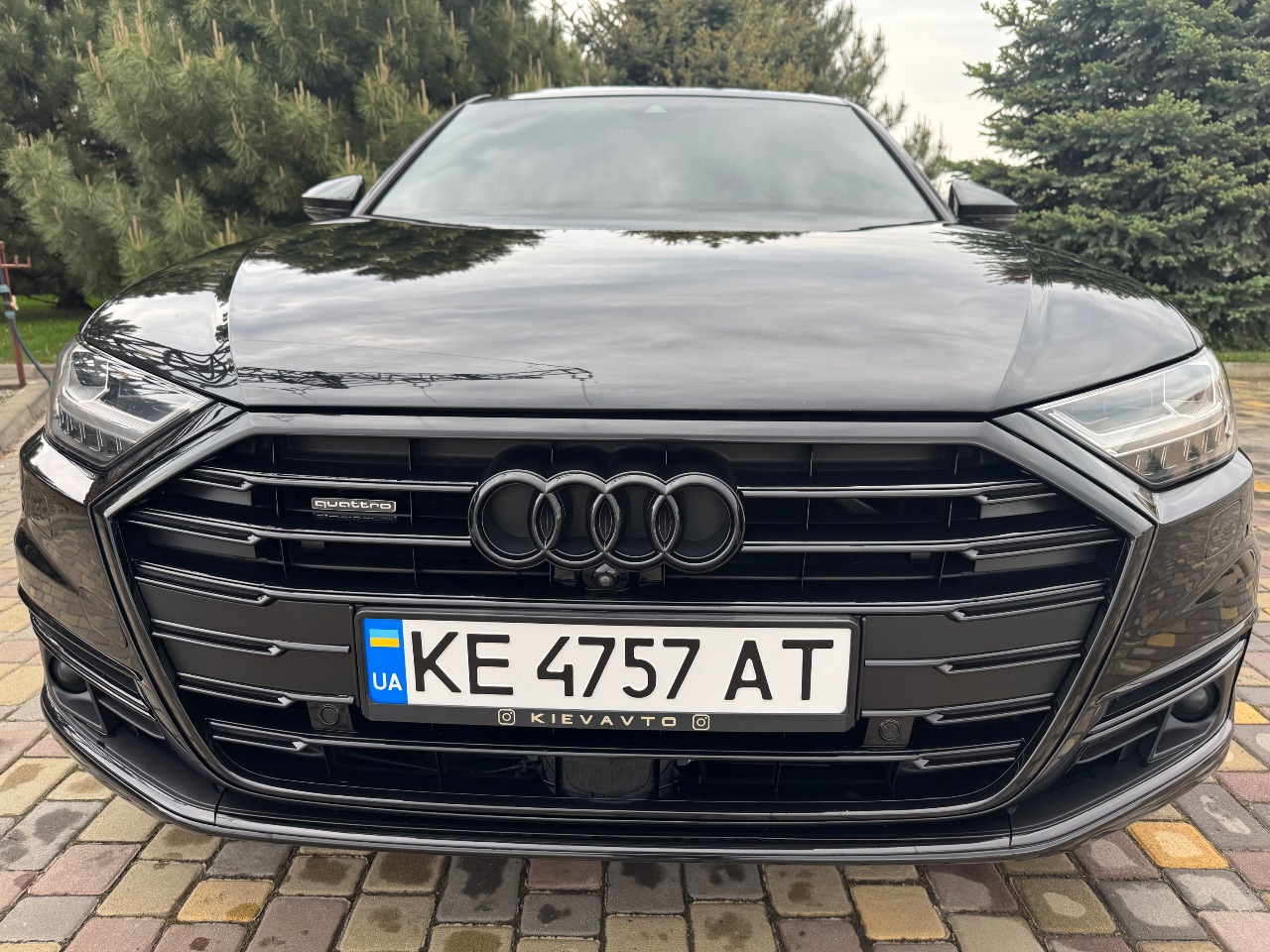 Audi A8 - фото 2