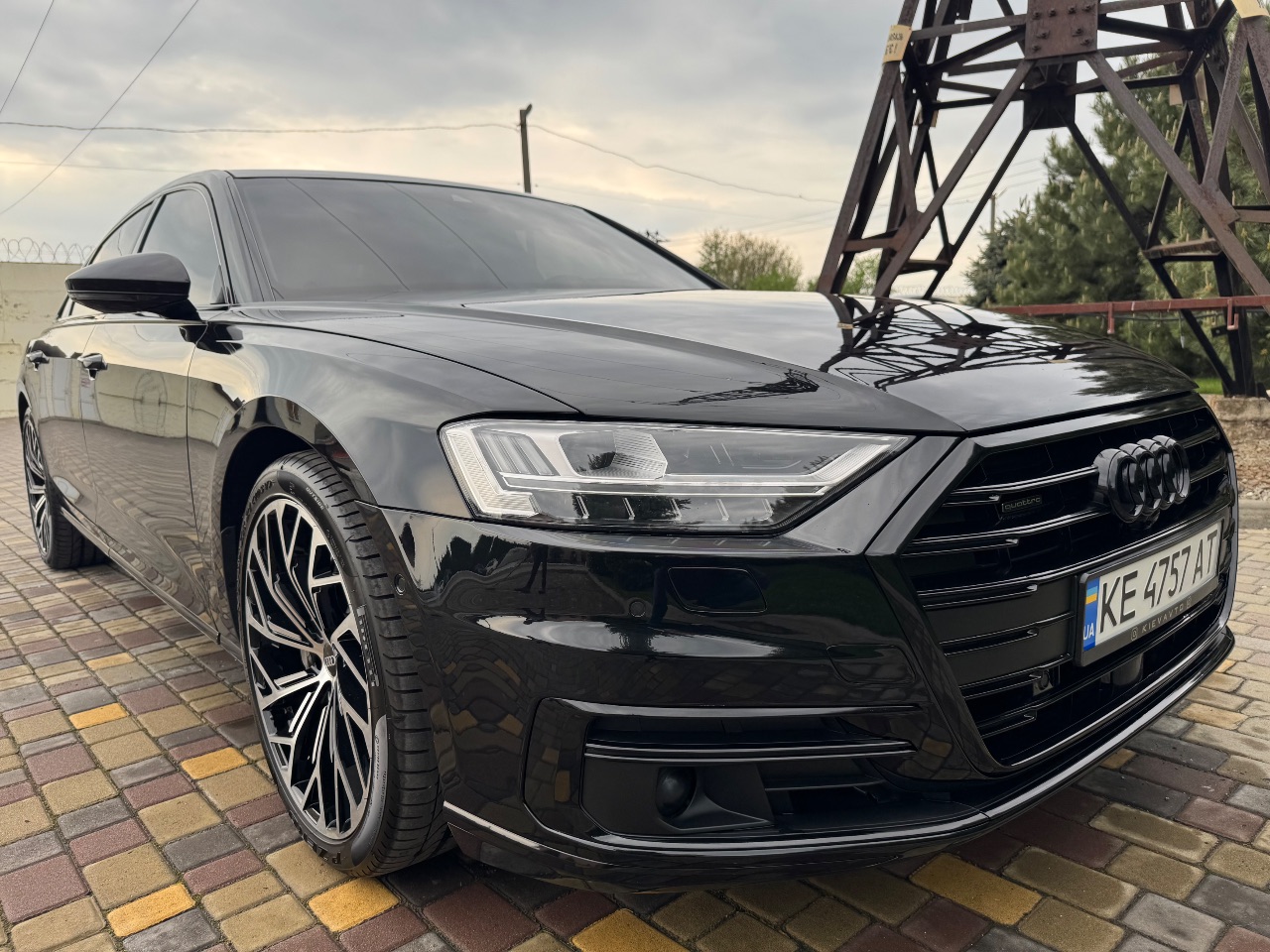 Audi A8 - фото 5
