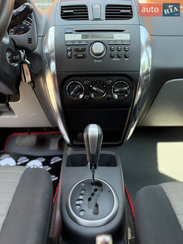 Suzuki SX4 - фото 10
