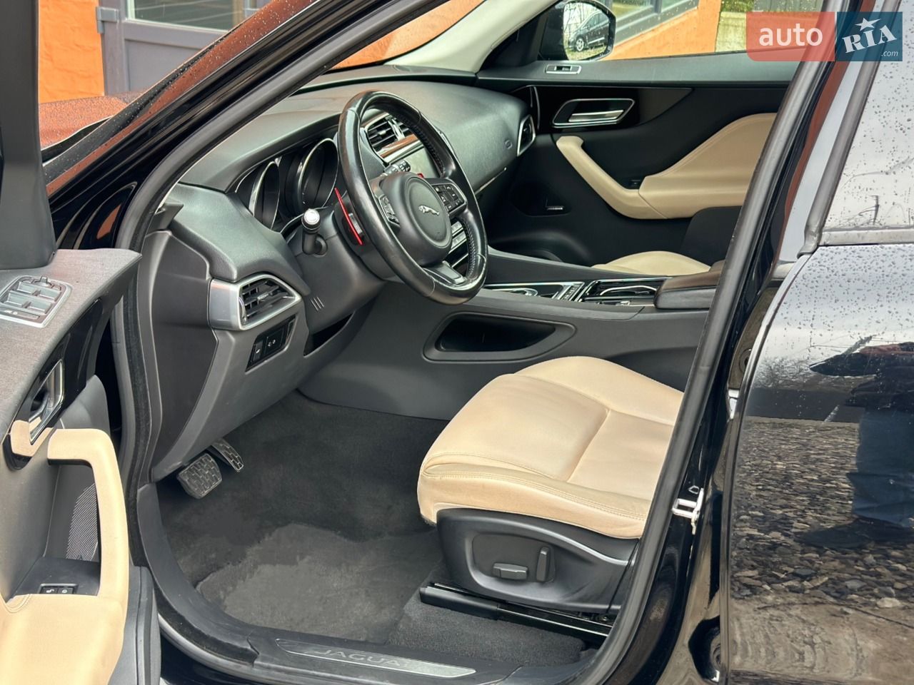 Jaguar F-Pace - фото 7