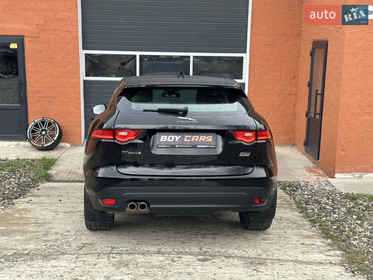 Jaguar F-Pace - фото 5