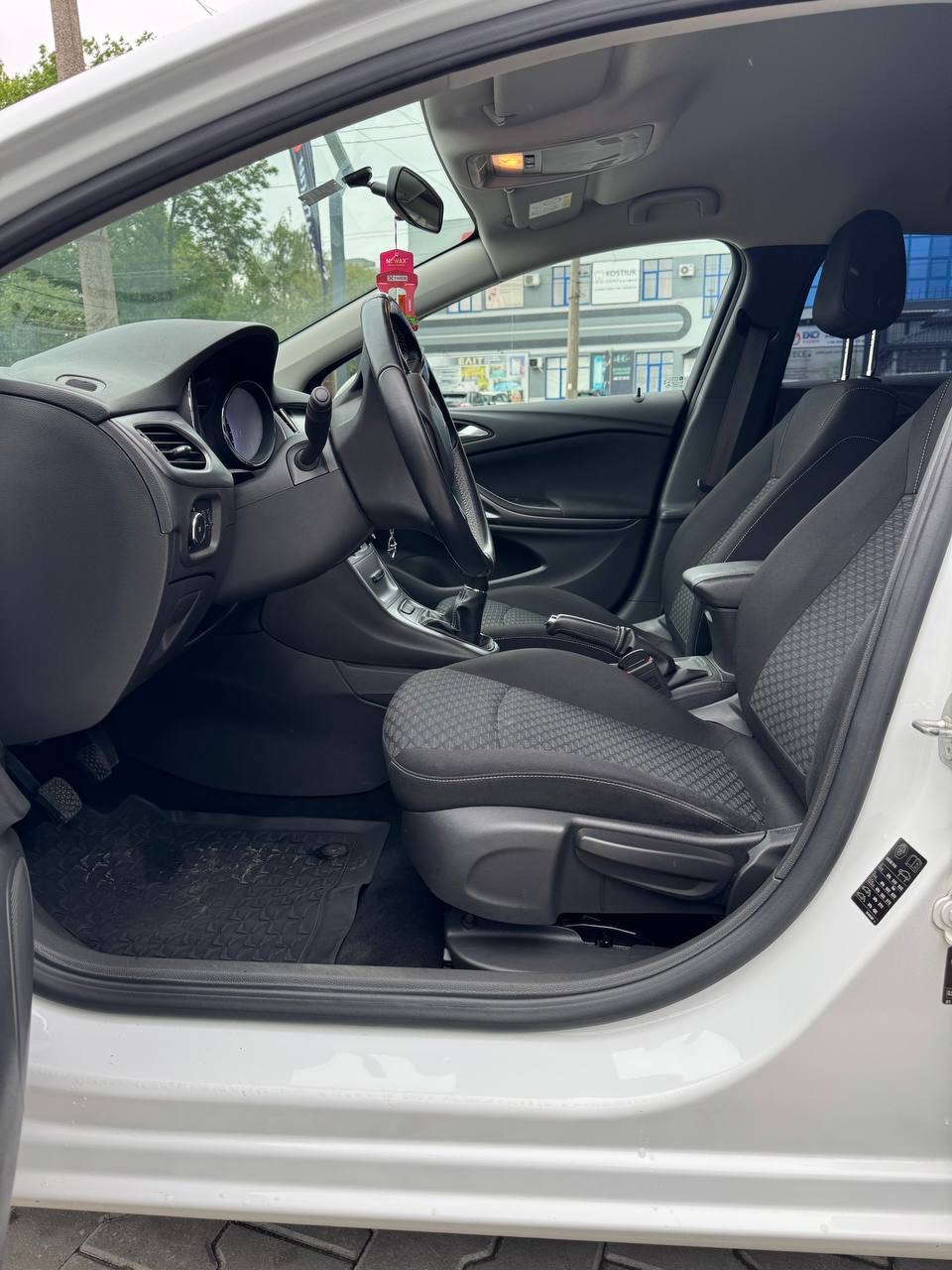 Opel Astra - фото 4