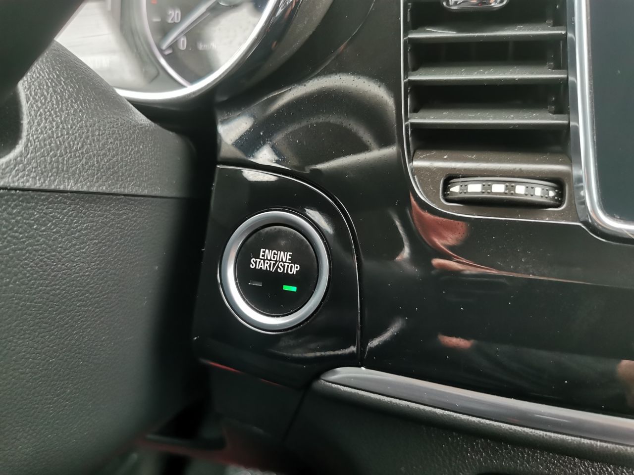 Opel Mokka - фото 12