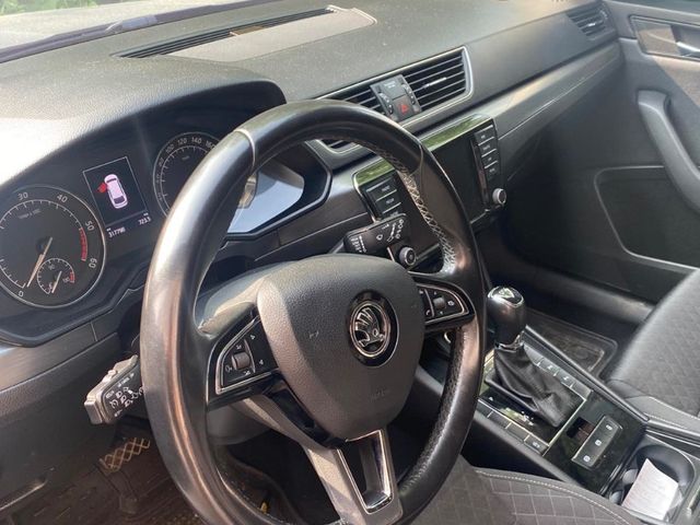 Skoda Superb - фото 1