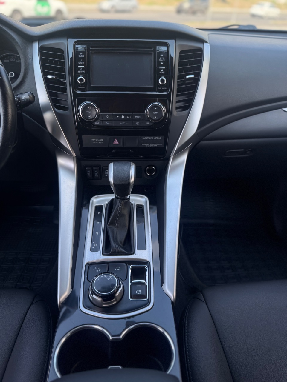 Mitsubishi Pajero Sport - фото 25