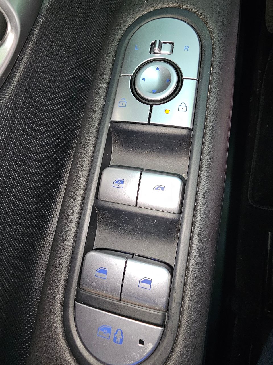 Hyundai IONIQ 5 - фото 17