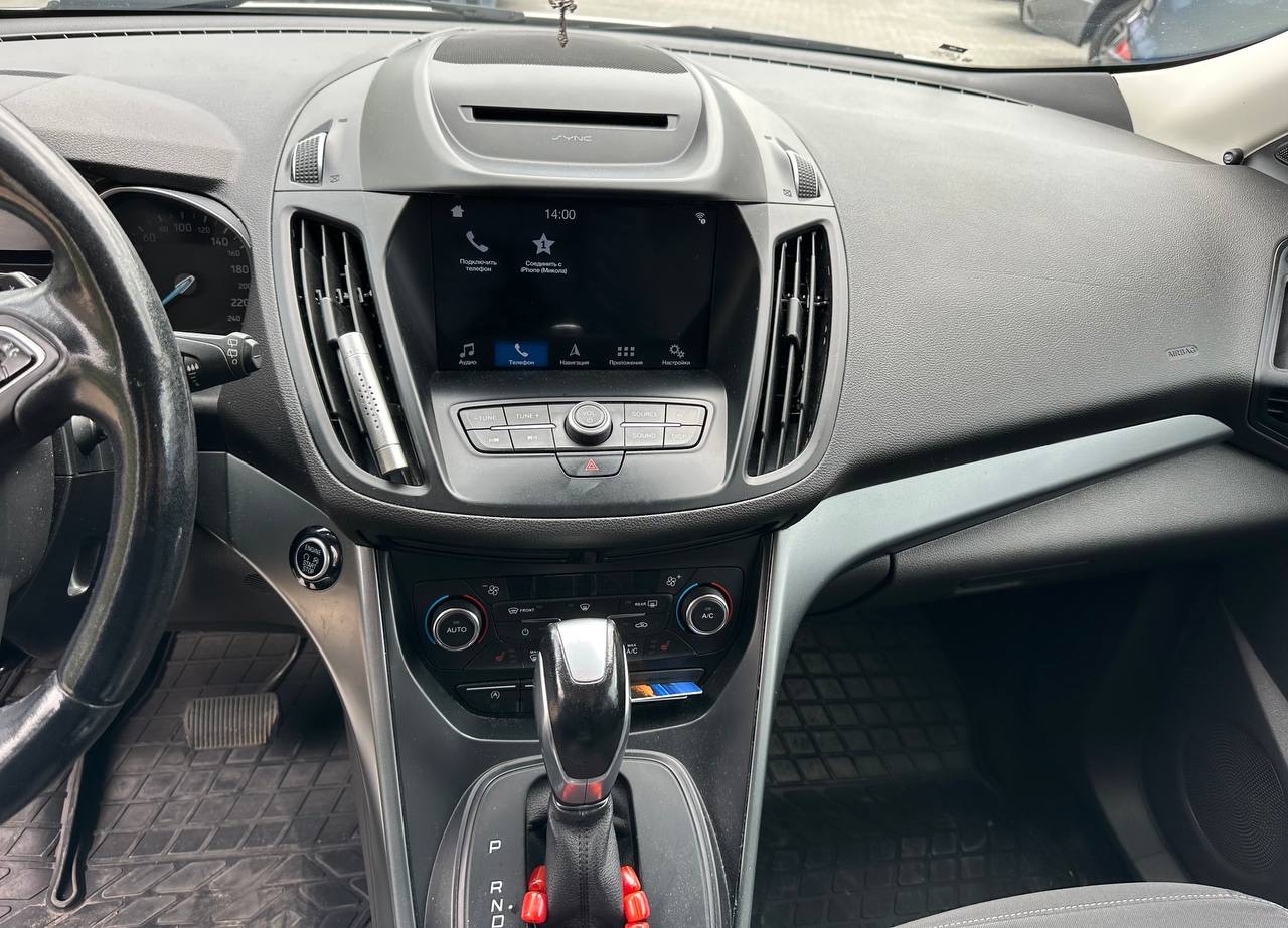 Ford Kuga - фото 6