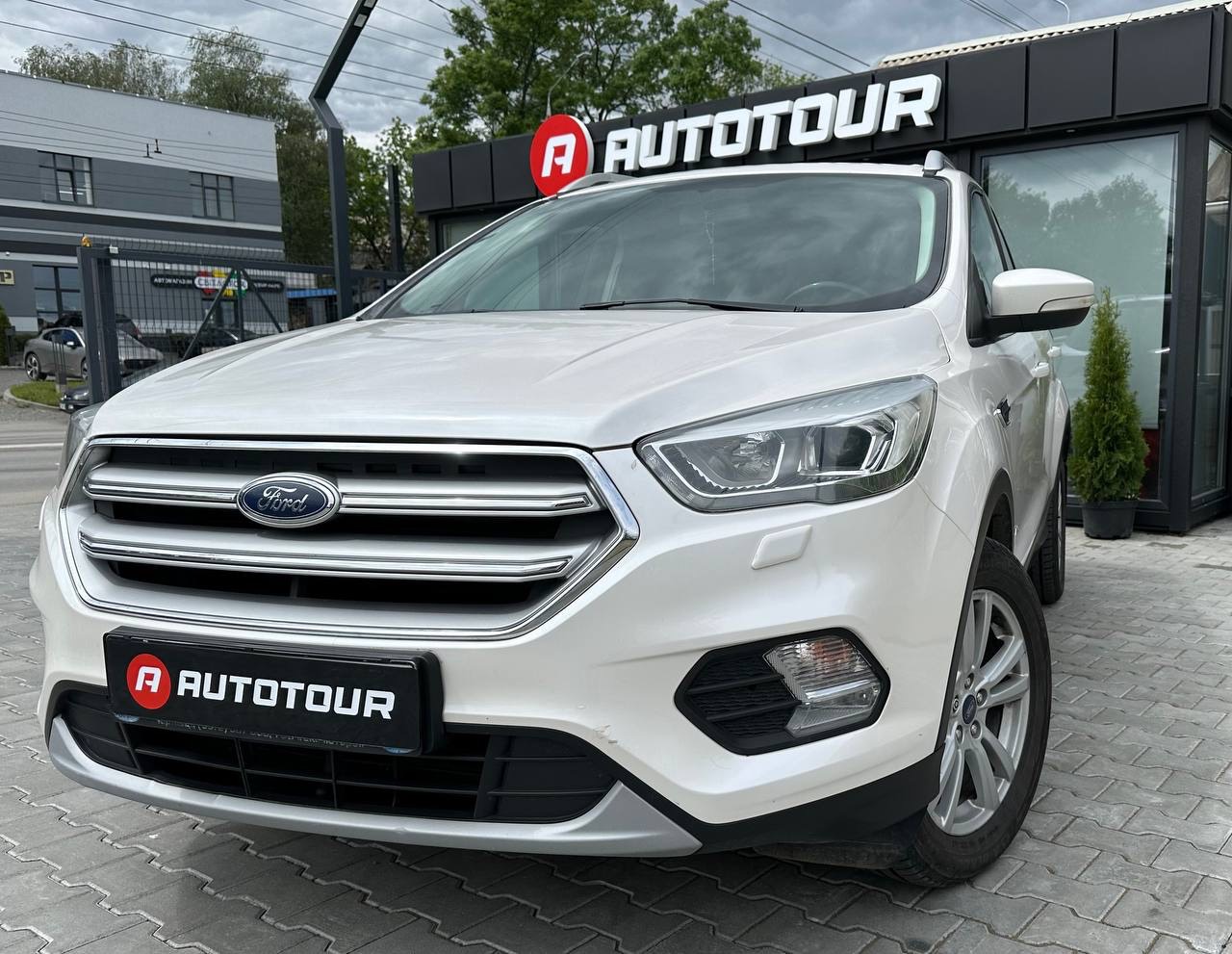 Ford Kuga - фото 2