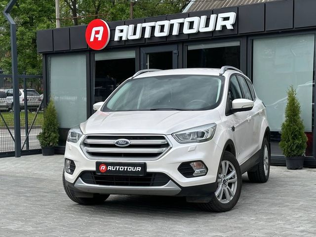 Ford Kuga - фото 1