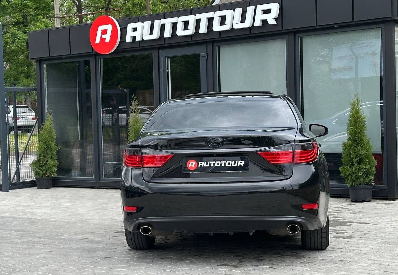 Lexus ES - фото 10