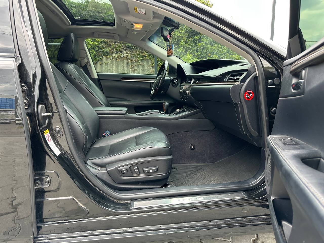 Lexus ES - фото 8